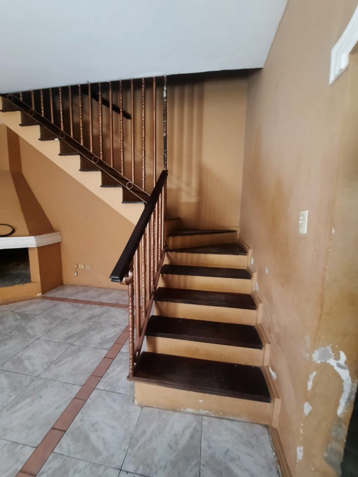 EN VENTA CASA FAMILIAR.
