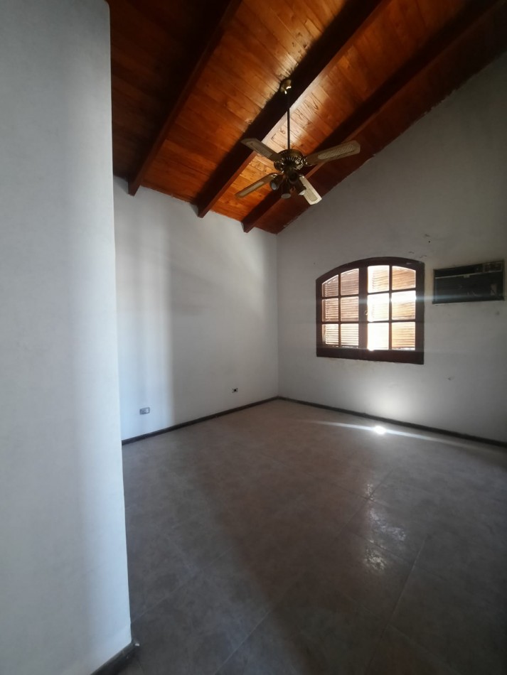 EN VENTA CASA FAMILIAR.