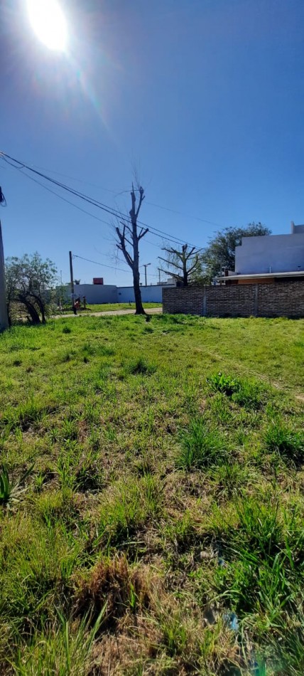 LOTE EN ESQUINA - BARRIO PARQUE
