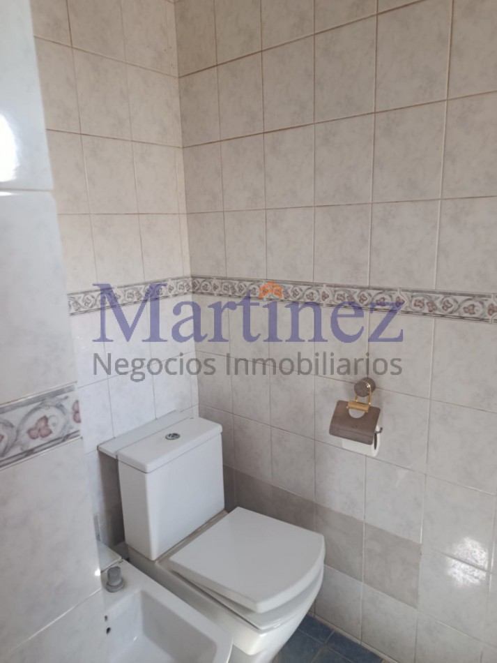 EN VENTA - CASA FAMILIAR