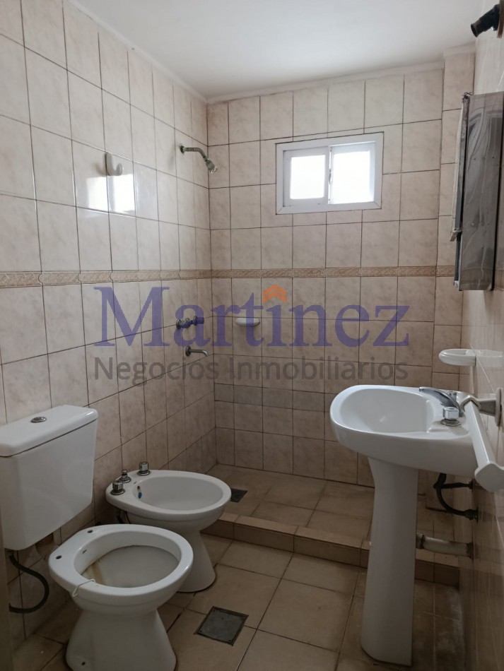 EN VENTA - Departamento de 1 Dormitorio + 2 Cocheras