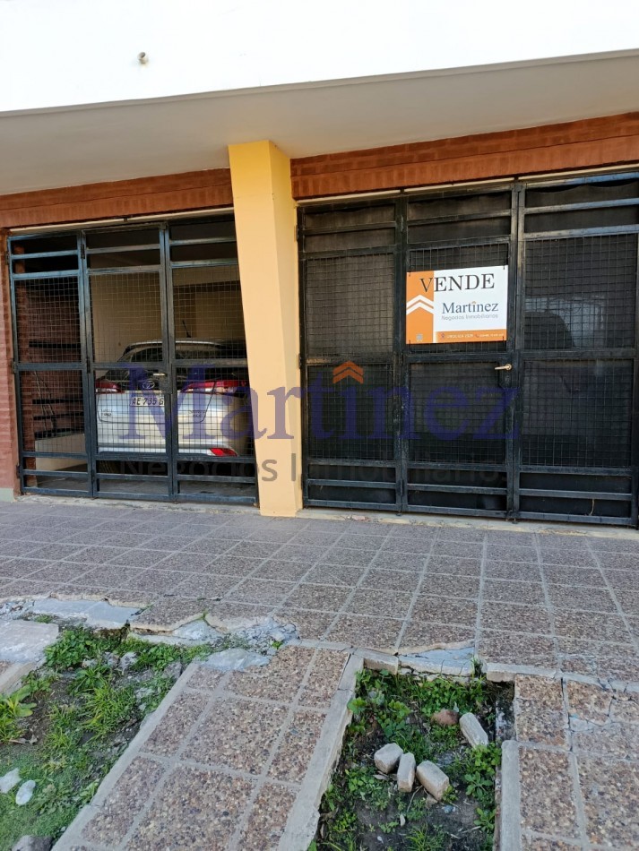 EN VENTA - Departamento de 1 Dormitorio + 2 Cocheras