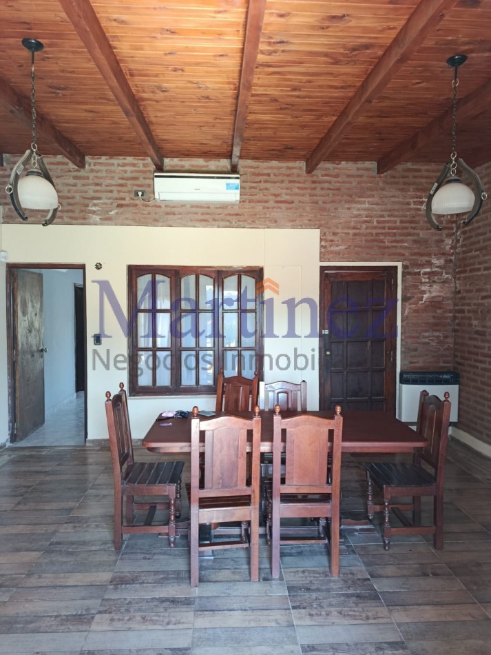 EN VENTA - CASA FAMILIAR