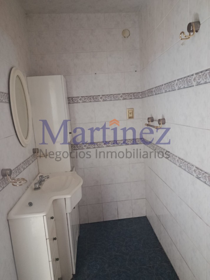 EN VENTA - CASA FAMILIAR