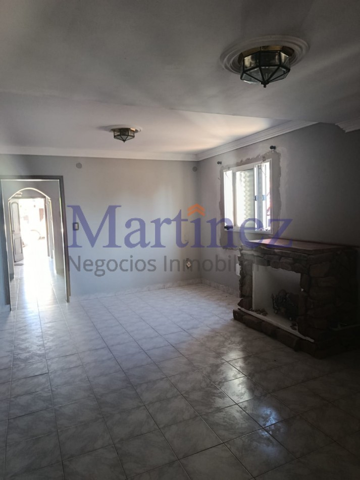 EN VENTA - CASA FAMILIAR